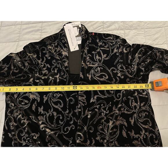 Notations Cardigans Women’s
Formal Black Burnout Floral Long Sleeve 1X Jacket - Picture 12 of 16